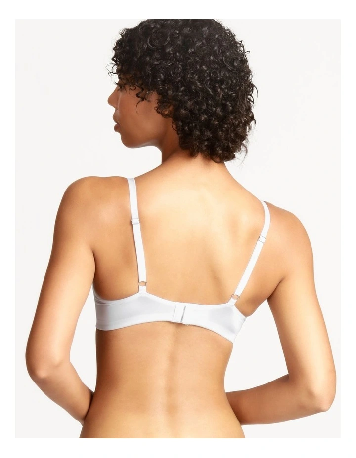 Chloe & Lola Pure Comfort Wirefree Contour Bra White 6 Chloe & Lola Pure Comfort Wirefree Contour Bra White - Image 6