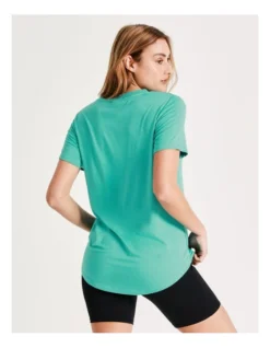 Chloe & Lola Sydney High Low Logo Tee In Jade -Chloe Sales Store 936596080 7 720x928