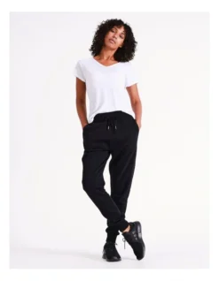 Chloe & Lola Trackpants In Black