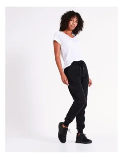 Chloe & Lola Trackpants In Black -Chloe Sales Store 967255660 968302810 3 720x928