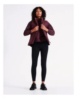 Chloe & Lola Hooded Puffa Vest In Burgundy